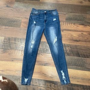 Super cute unworn skinny jeans. Brand SHEIN, size L.